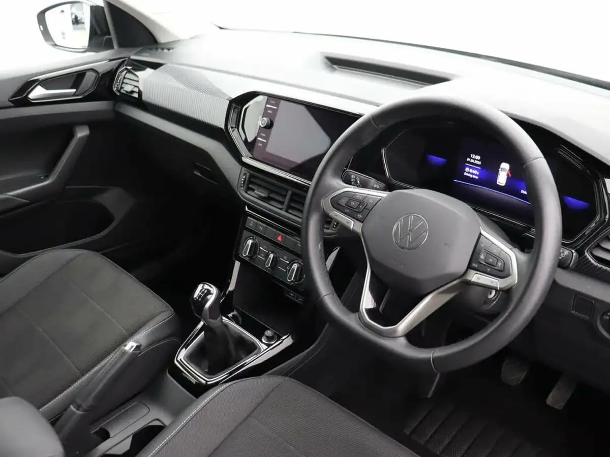 2023-volkswagen-t-cross-10-tsi-black-edition-110ps-big-6