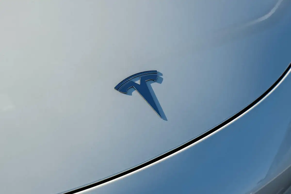 2021-tesla-model-3-e-standard-plus-big-3