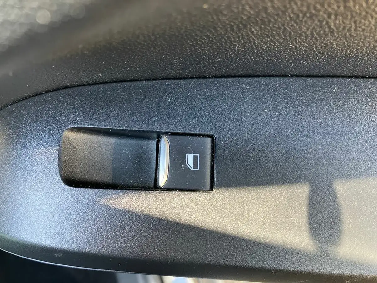 2020-ford-focus-10t-titanium-estate-auto-big-31