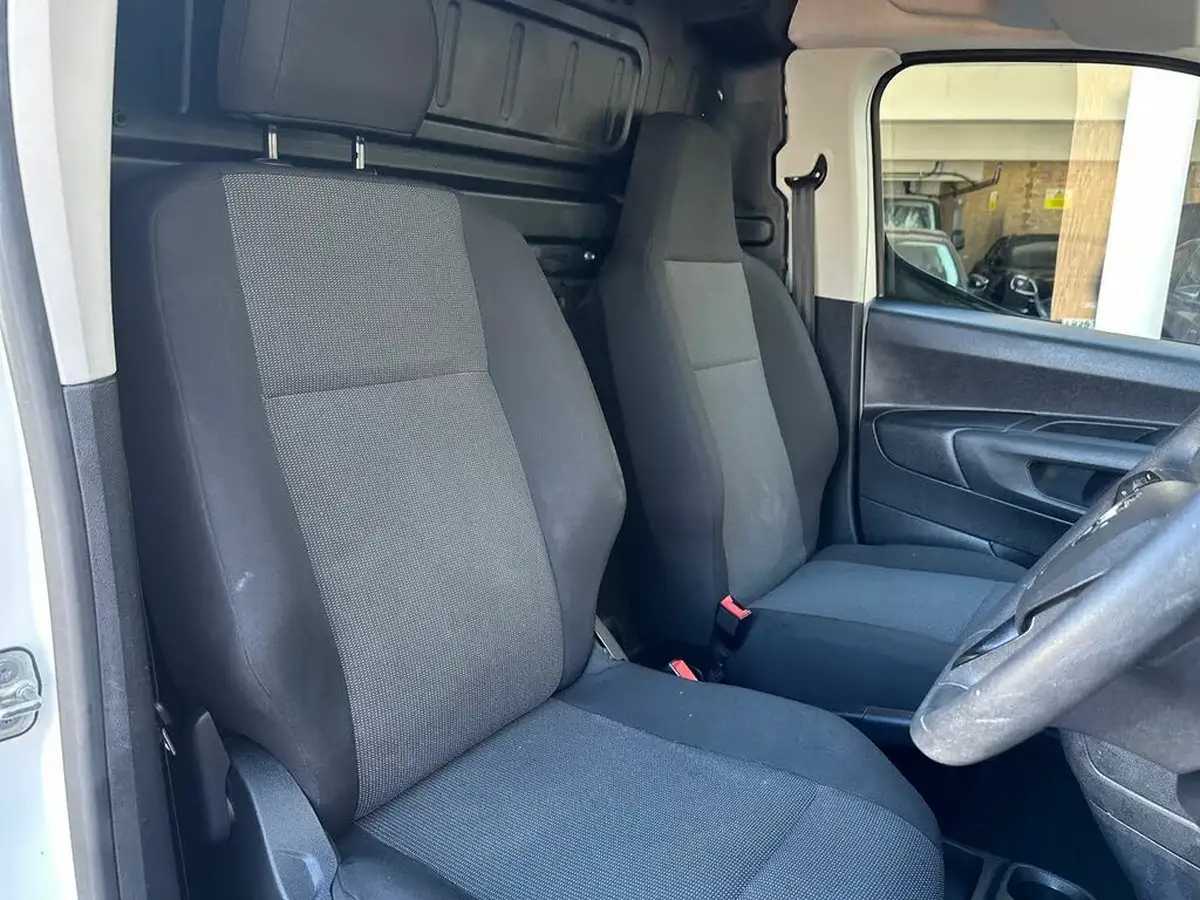 2021-vauxhall-combo-15cdti-dynamic-2300-100pseu6dt-l1h1-panel-big-14