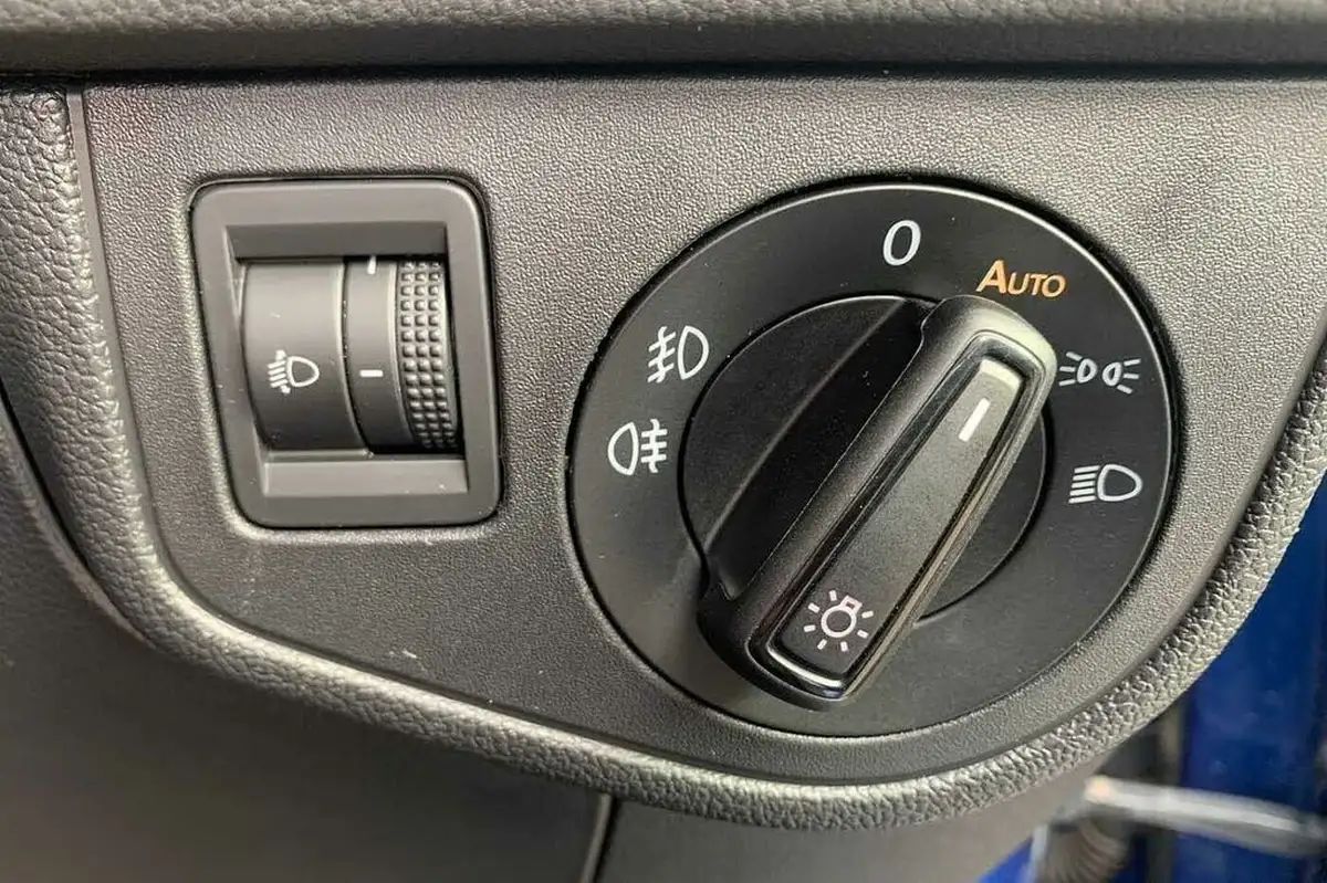 2021-volkswagen-polo-10-tsi-match-big-26