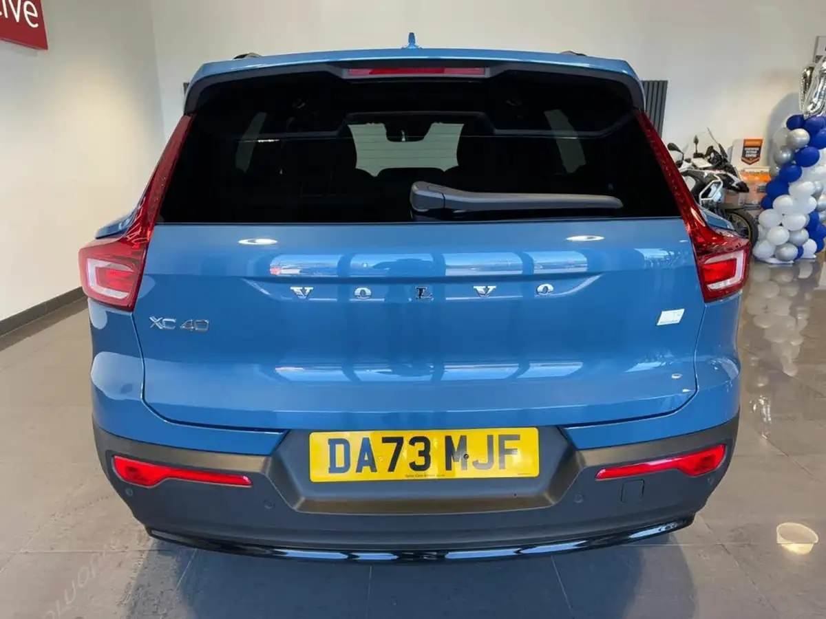 2023-volvo-xc40-15-t5-ultimate-dark-big-7