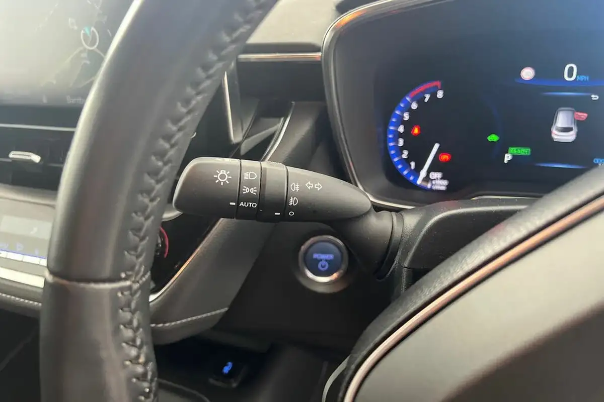 2020-toyota-corolla-20-vvt-i-design-spare-wheel-touring-sports-big-32