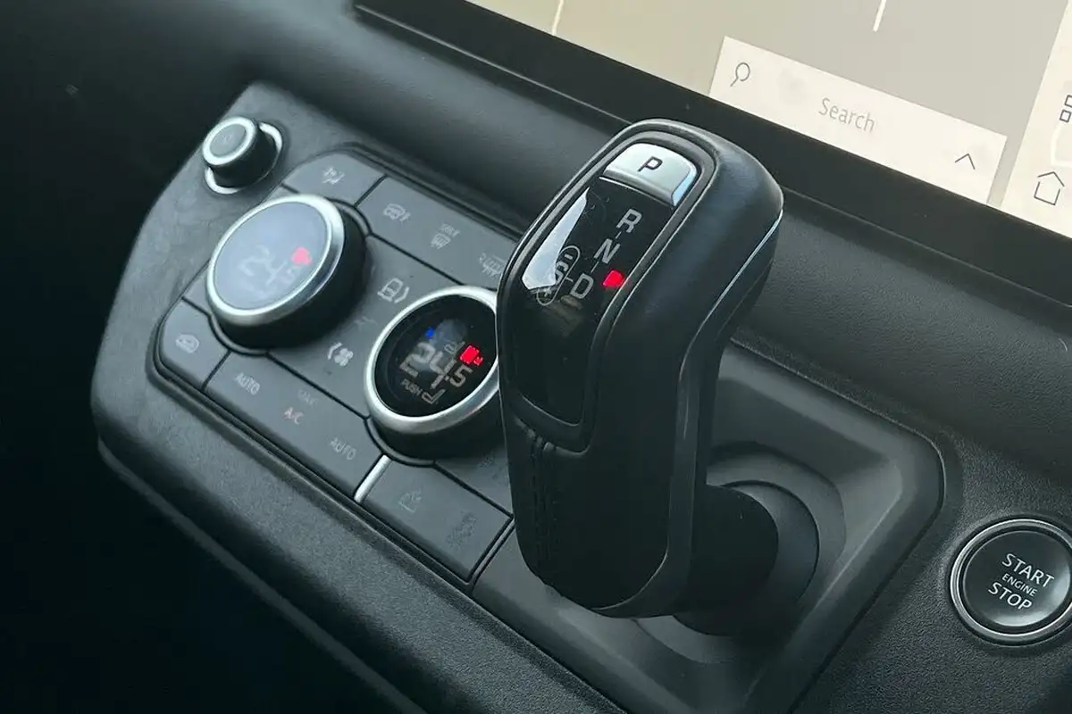 2023-land-rover-110-defender-20-p400e-x-big-23