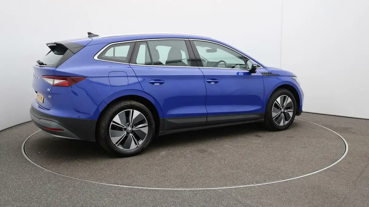 2022-skoda-enyaq-e-80-82-kwh-big-50