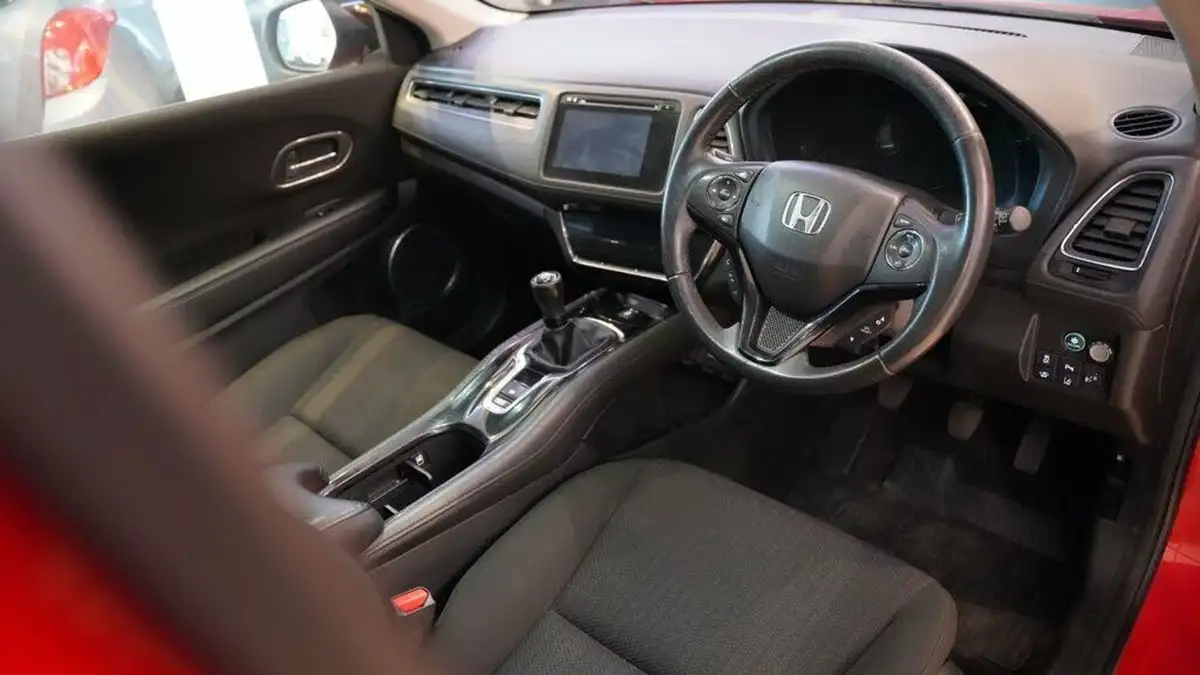 2015-honda-hr-v-15-i-vtec-se-big-17