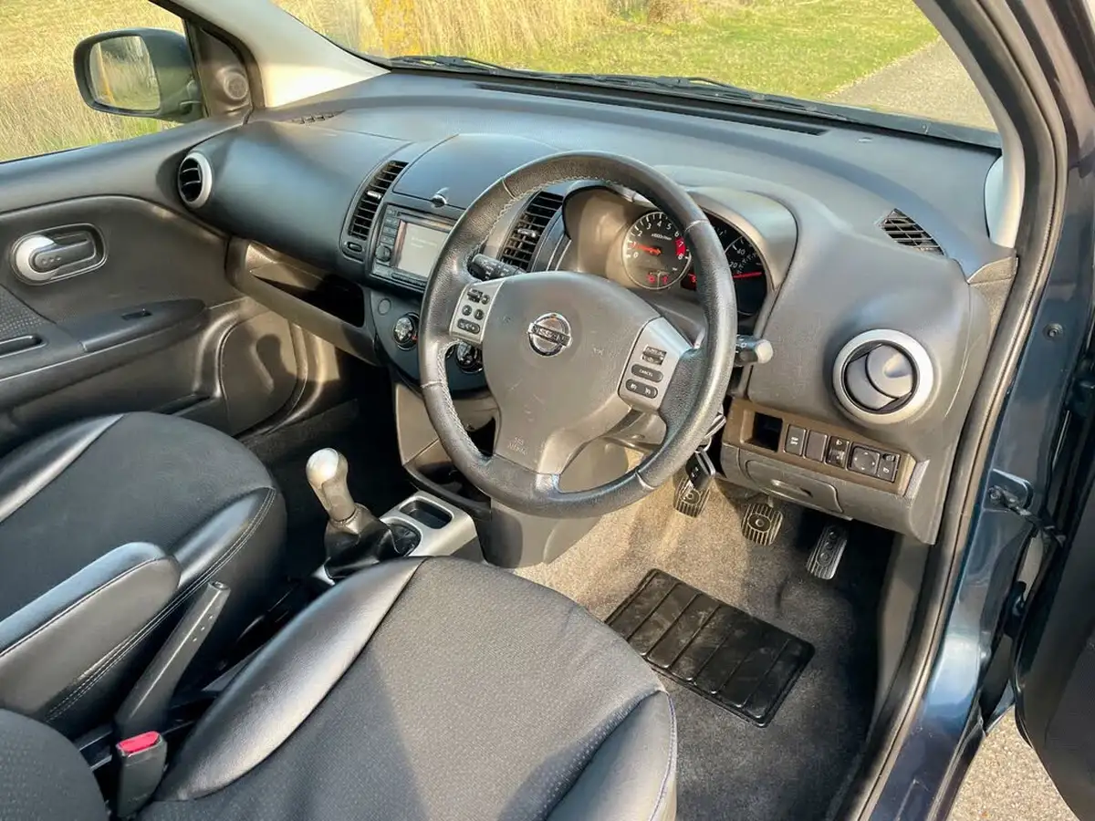 2012-nissan-note-14-n-tec-big-22