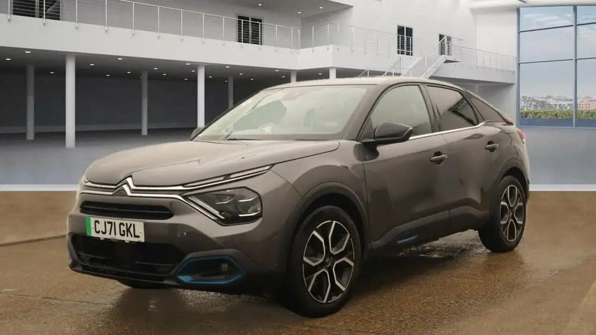 2022-citroen-c4-e-shine-big-5
