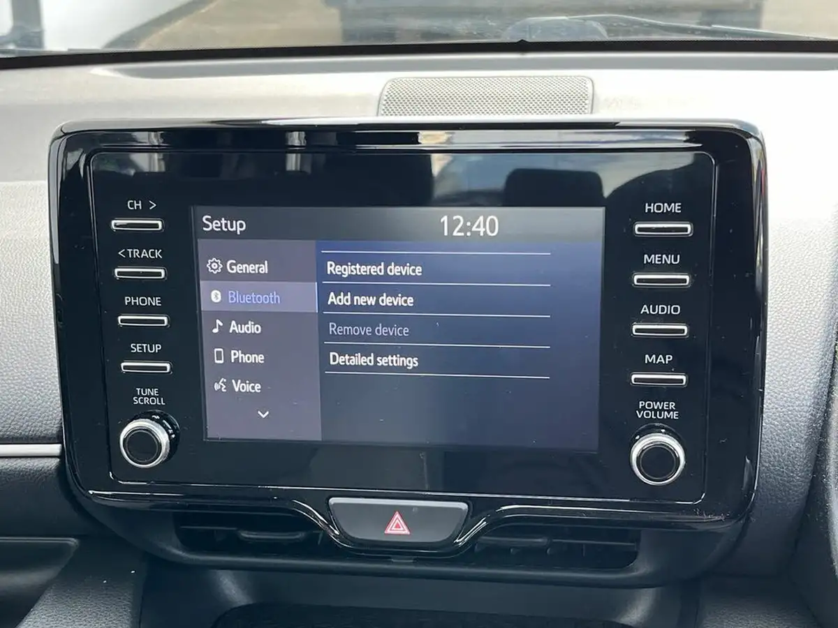 2021-toyota-yaris-15-vvt-i-icon-114bhp-hybrid-1490cc-e-cvt-big-18