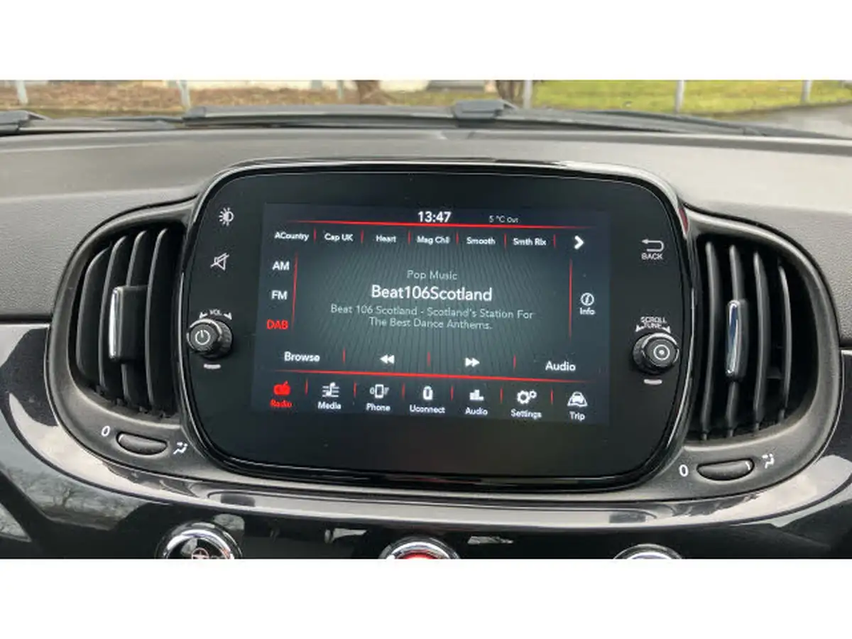 2021-fiat-500-10-dolcevita-big-11