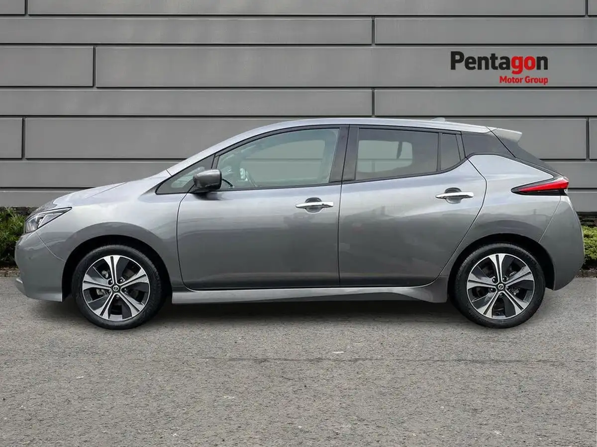 2022-nissan-leaf-e-tekna-big-11
