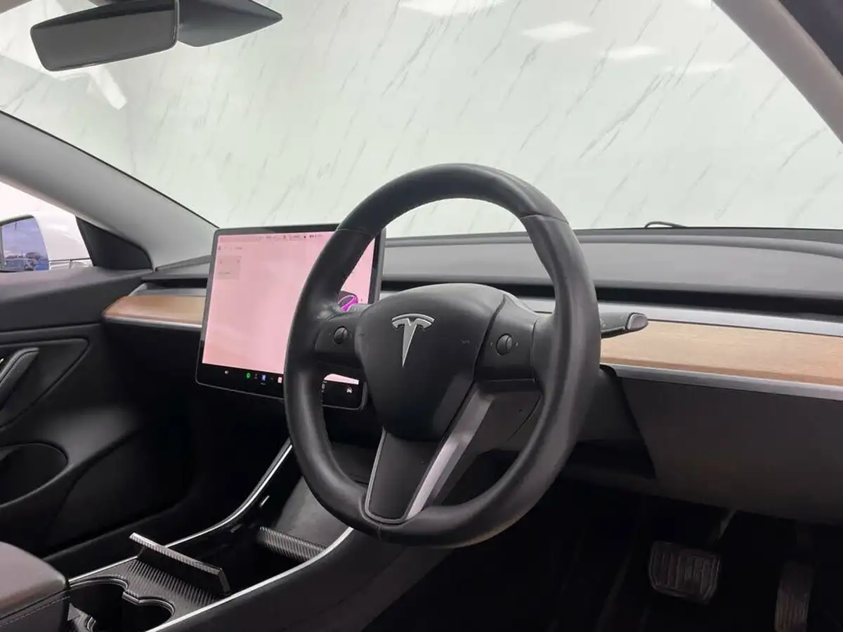 2019-tesla-model-3-e-standard-plus-big-18