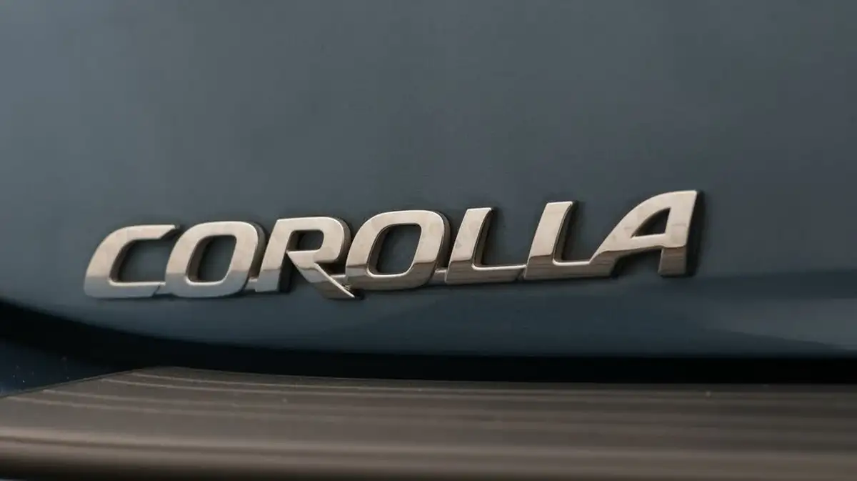 2022-toyota-corolla-18-vvt-i-icon-120bhp-trk-hatchback-5d-big-22