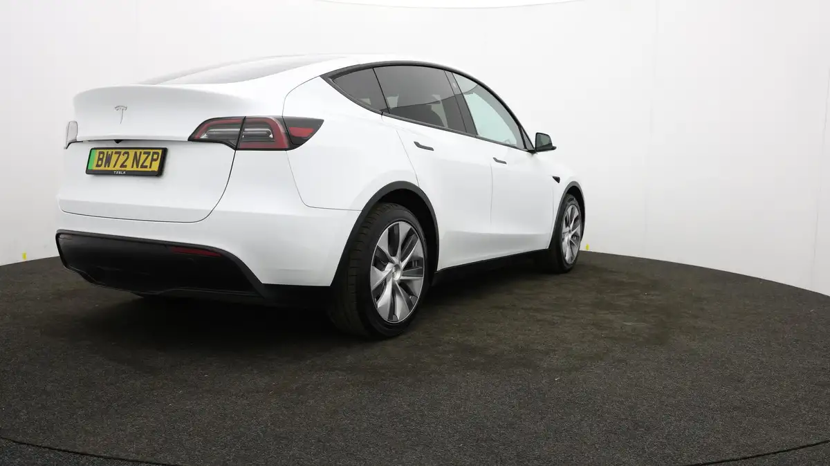 2023-tesla-model-y-e-rwd-big-76