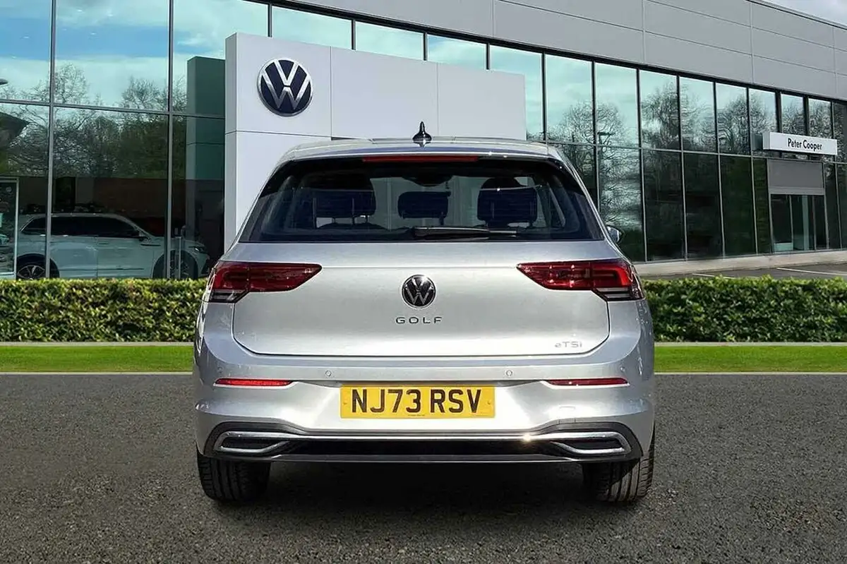 2023-volkswagen-golf-15-etsi-style-130ps-hatchback-big-8