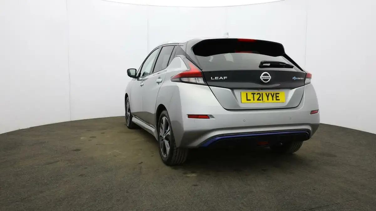 2021-nissan-leaf-e-tekna-big-30