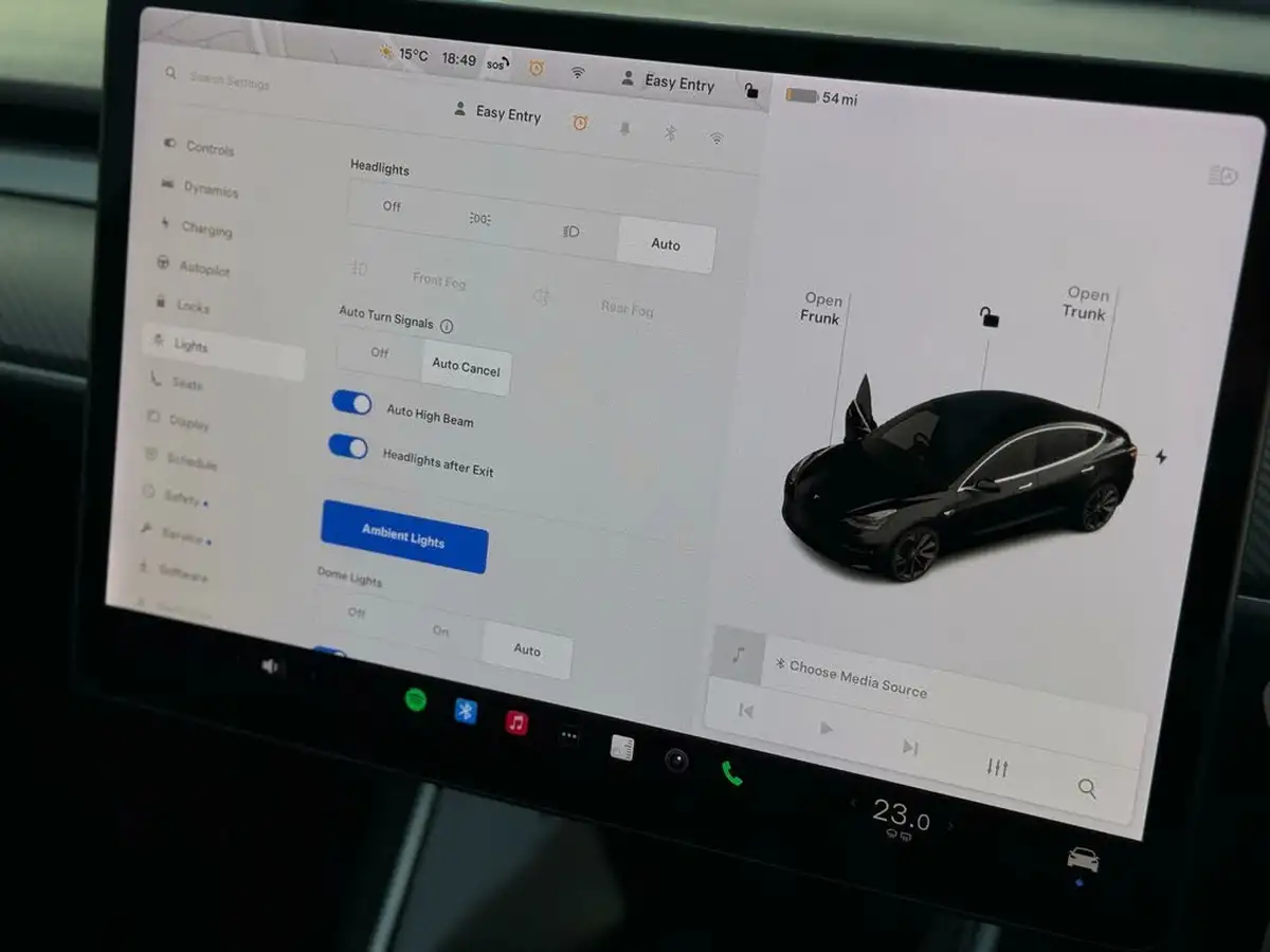 2020-tesla-model-3-e-performance-big-36