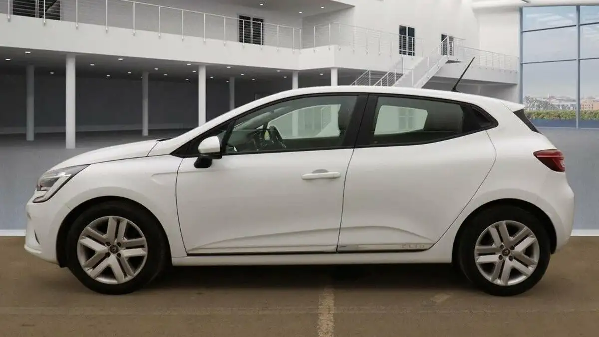 2021-renault-clio-10-sce-play-75bhp-big-5