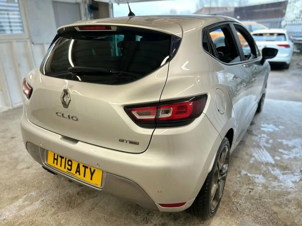 2019-renault-clio-09-tce-gt-line-big-28