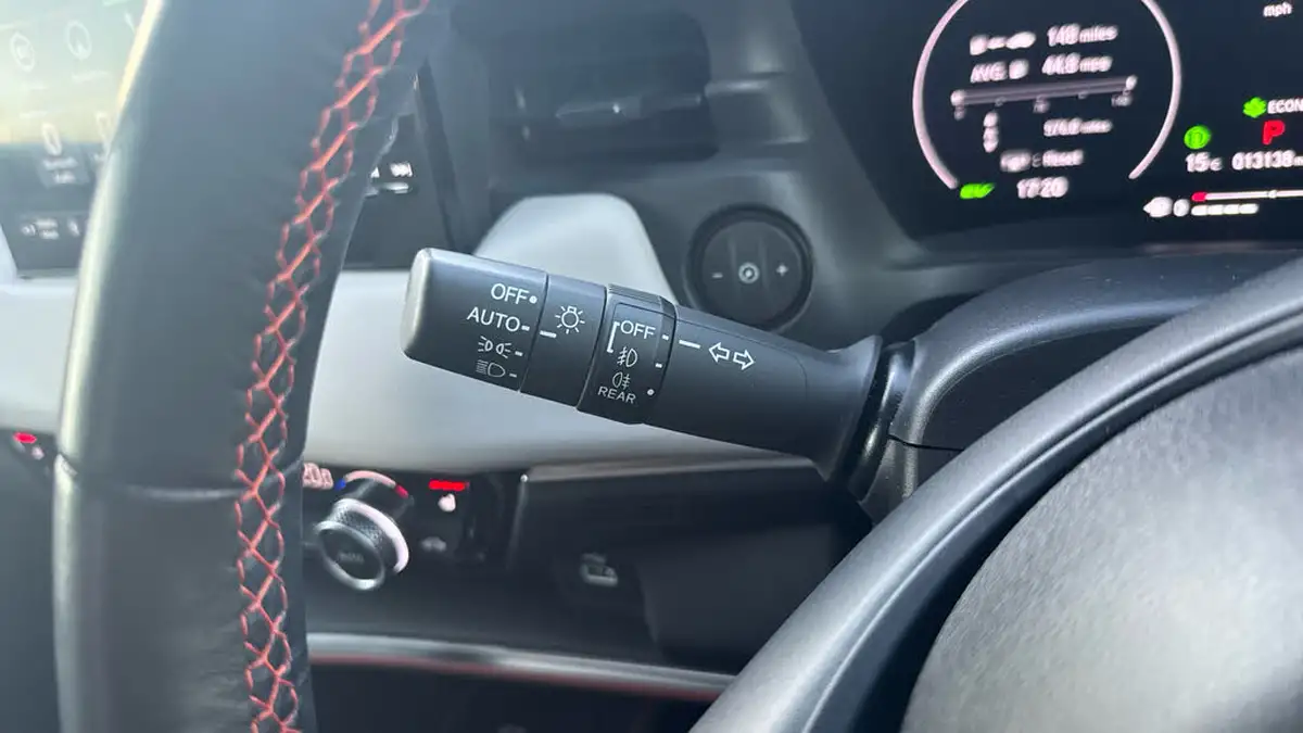 2023-honda-hr-v-15-i-mmd-advance-style-big-26