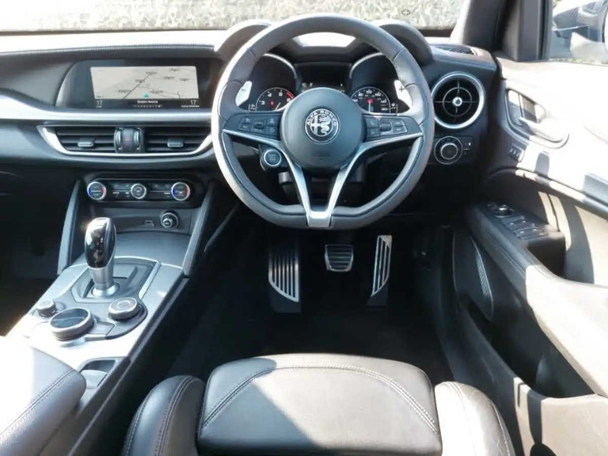 2021-alfa-romeo-stelvio-20-ti-big-6