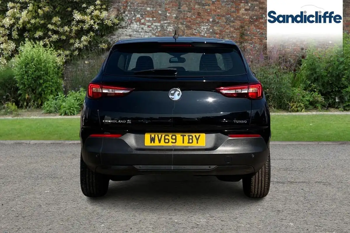 2019-vauxhall-grandland-x-12-se-ss-auto-big-4