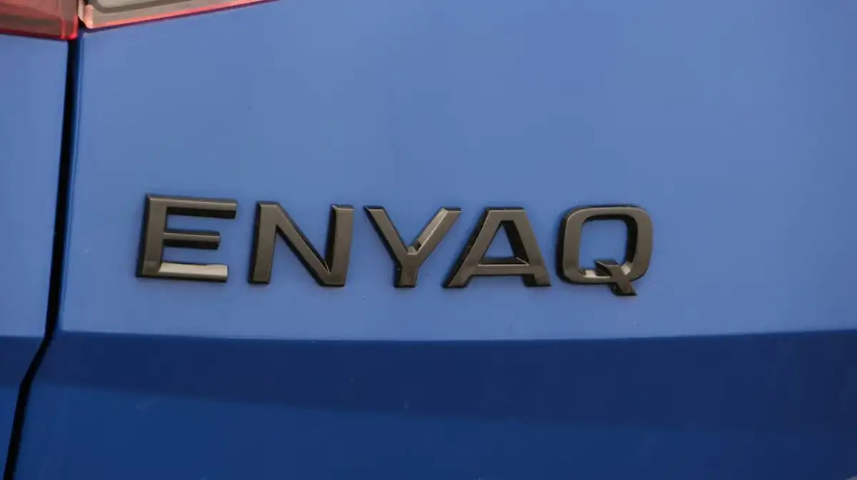 2023-skoda-enyaq-e-80-sportline-big-21