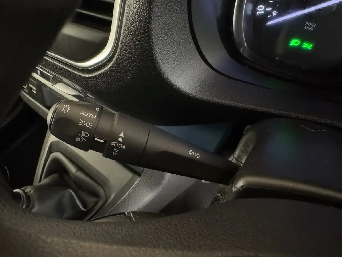 2020-peugeot-traveller-15-bluehdi-active-standardss-big-22