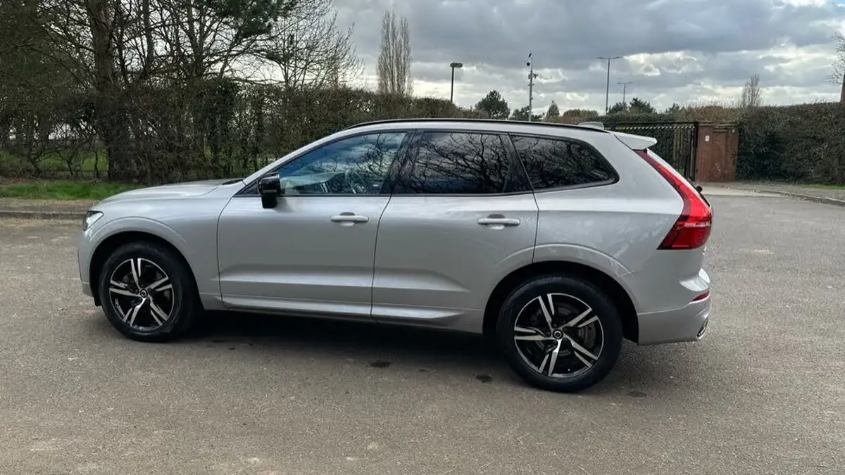 2021-volvo-xc60-20td-b4-r-design-awd-big-26