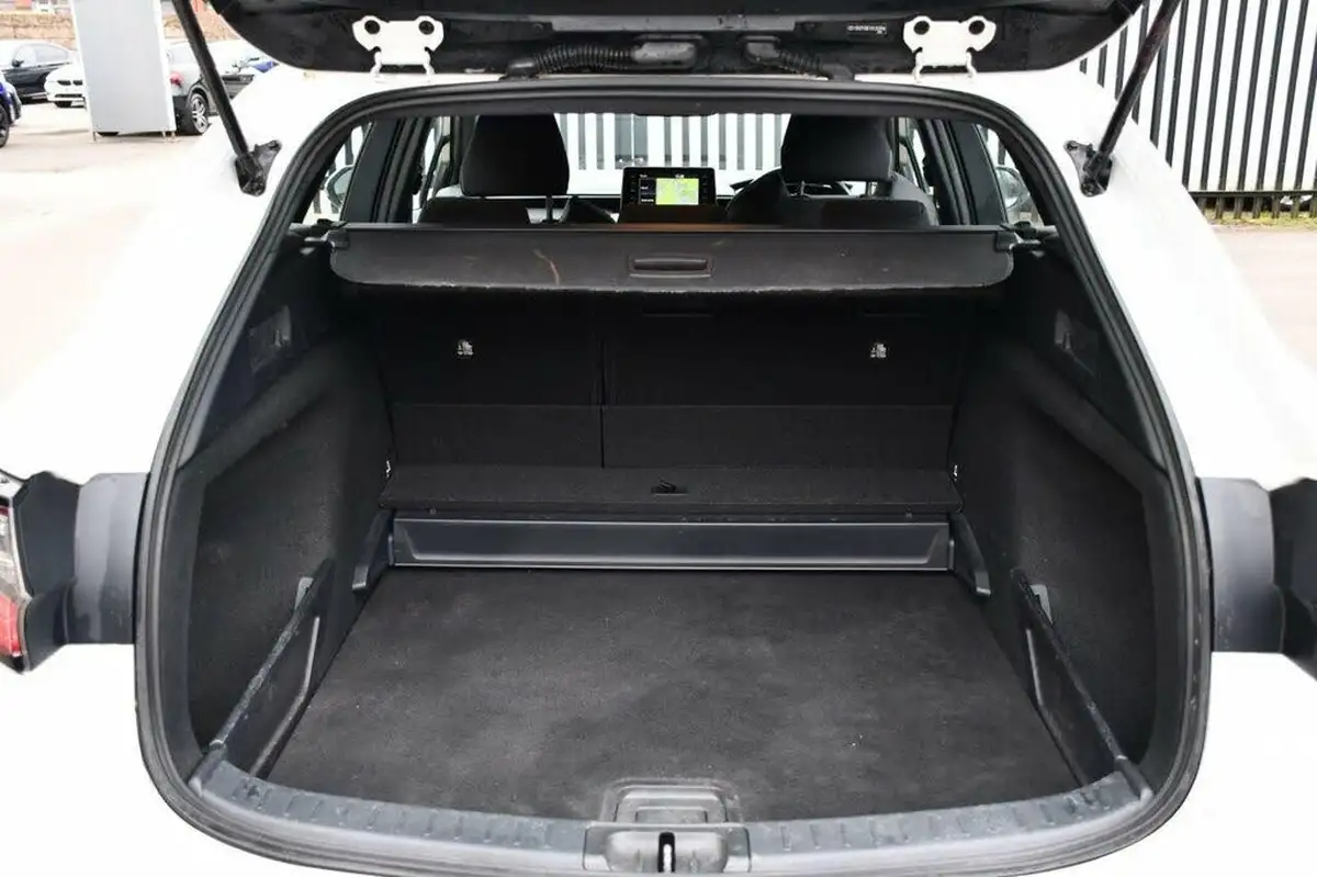 2022-toyota-corolla-18-vvt-i-icon-tech-spare-wheel-touring-sports-5d-big-14