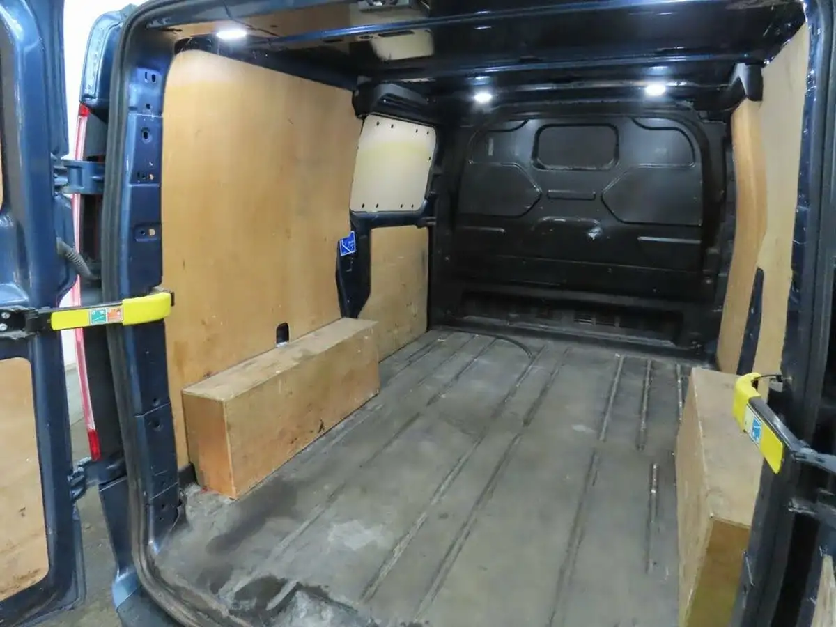 2021-ford-transit-custom-20tdci-300-l1h1-limited-130pseu6dt-panel-van-big-9
