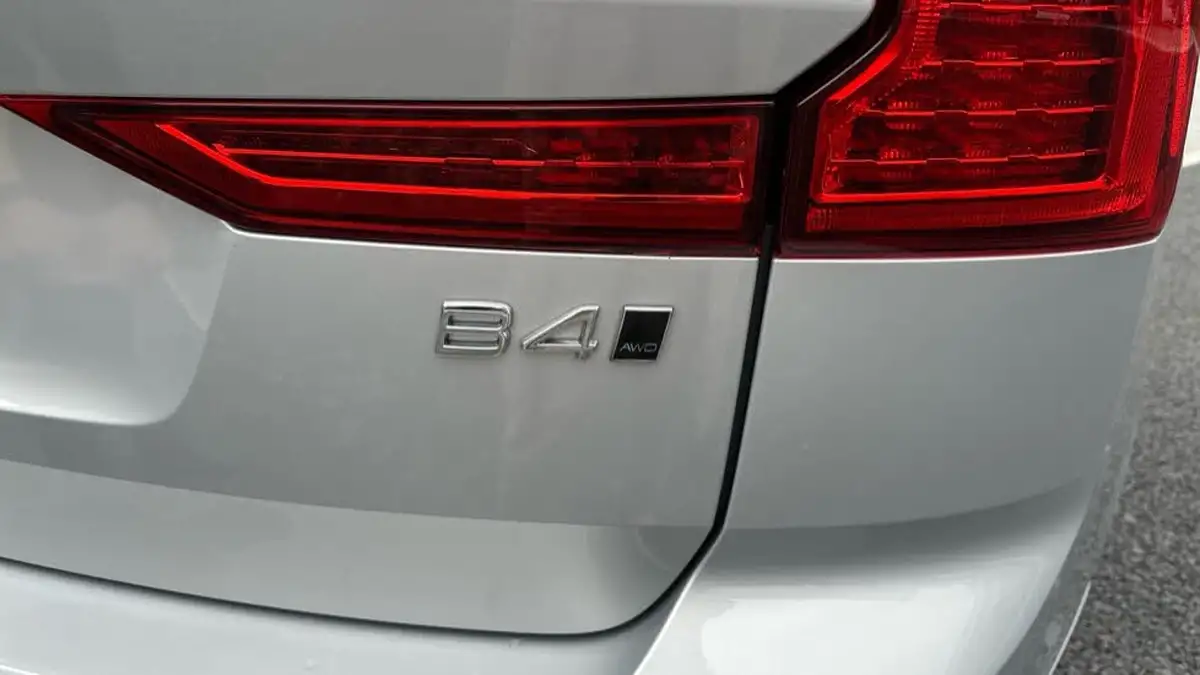 2023-volvo-xc60-20td-b4-plus-big-31