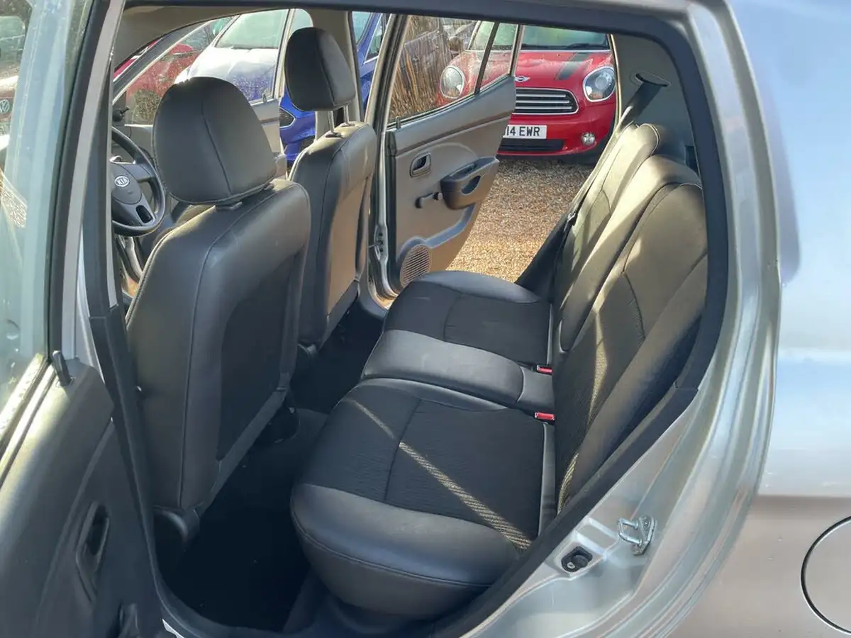 2010-kia-picanto-10-picanto-1-60bhp-big-25