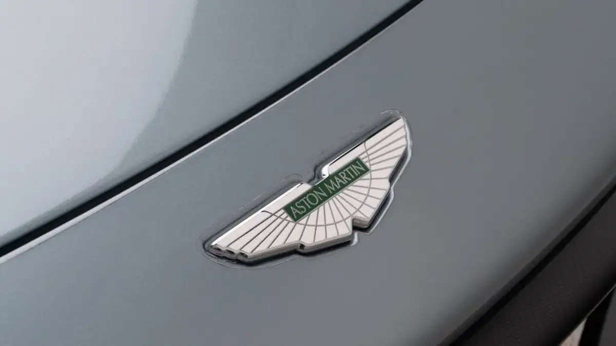 2018-aston-martin-vantage-40-v8-vantage-big-33