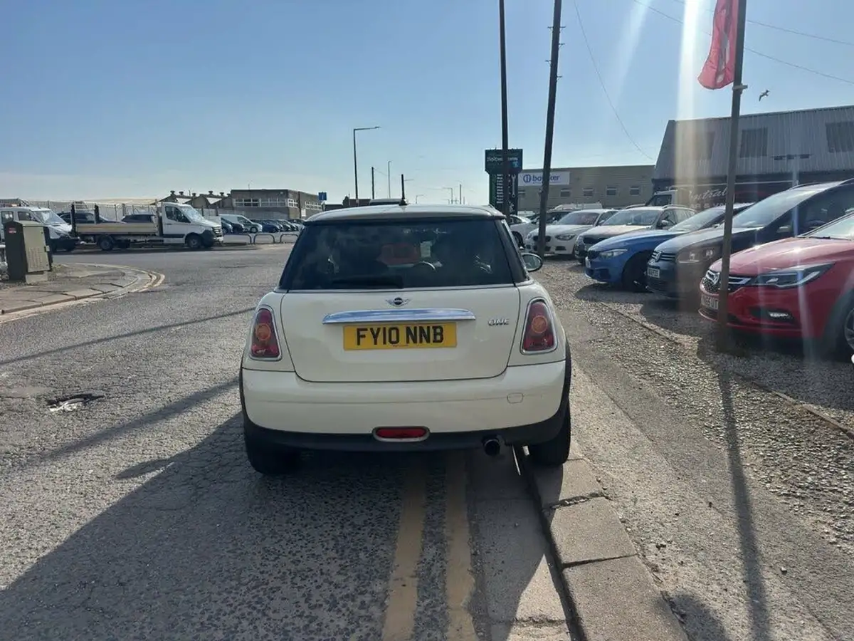 2010-mini-cooper-14-one-95bhp-big-19