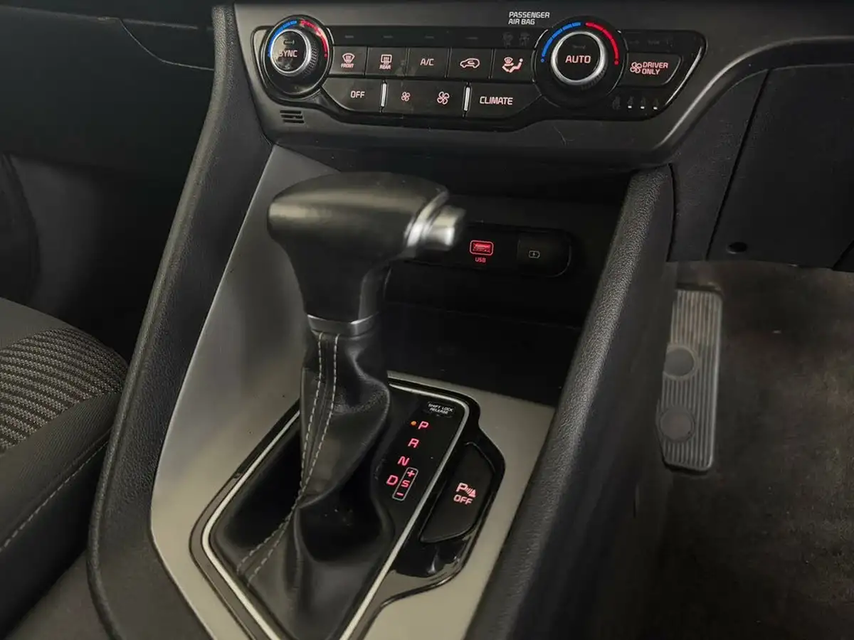 2022-kia-niro-16-gdi-2-139bhp-156kwh-big-26