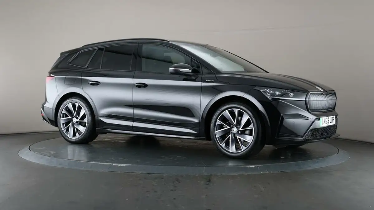 2023-skoda-enyaq-e-80-sportline-big-53