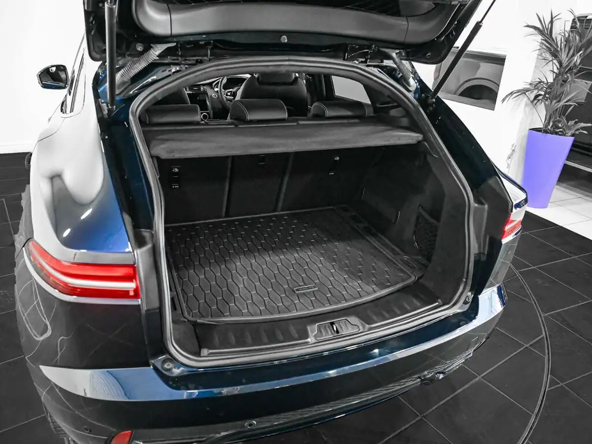 2022-jaguar-e-pace-20-d200-r-dynamic-black-big-27