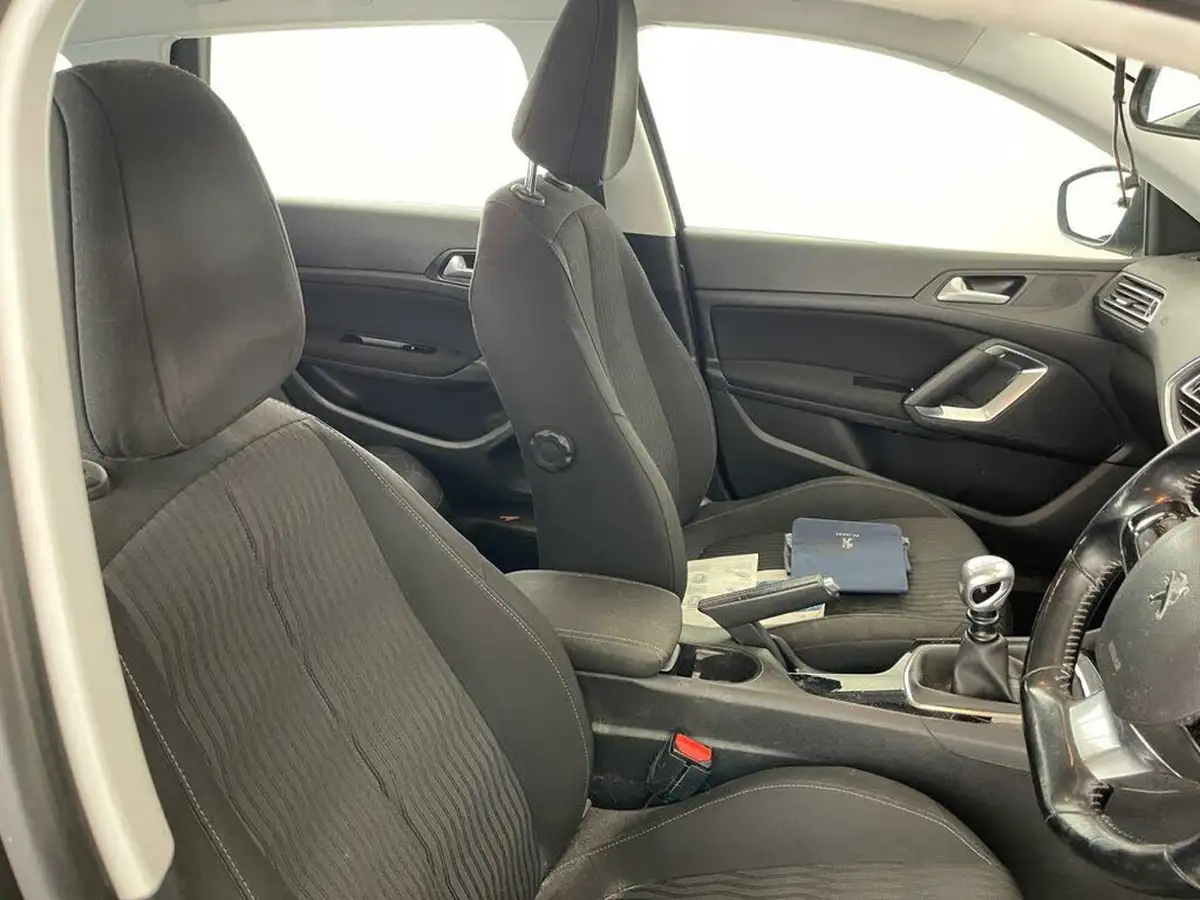2017-peugeot-308-sw-16bluehdi-active-120bhp-big-7
