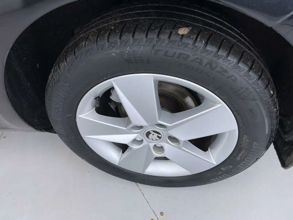 2018-skoda-octavia-15-tsi-se-act-hatchback-big-16