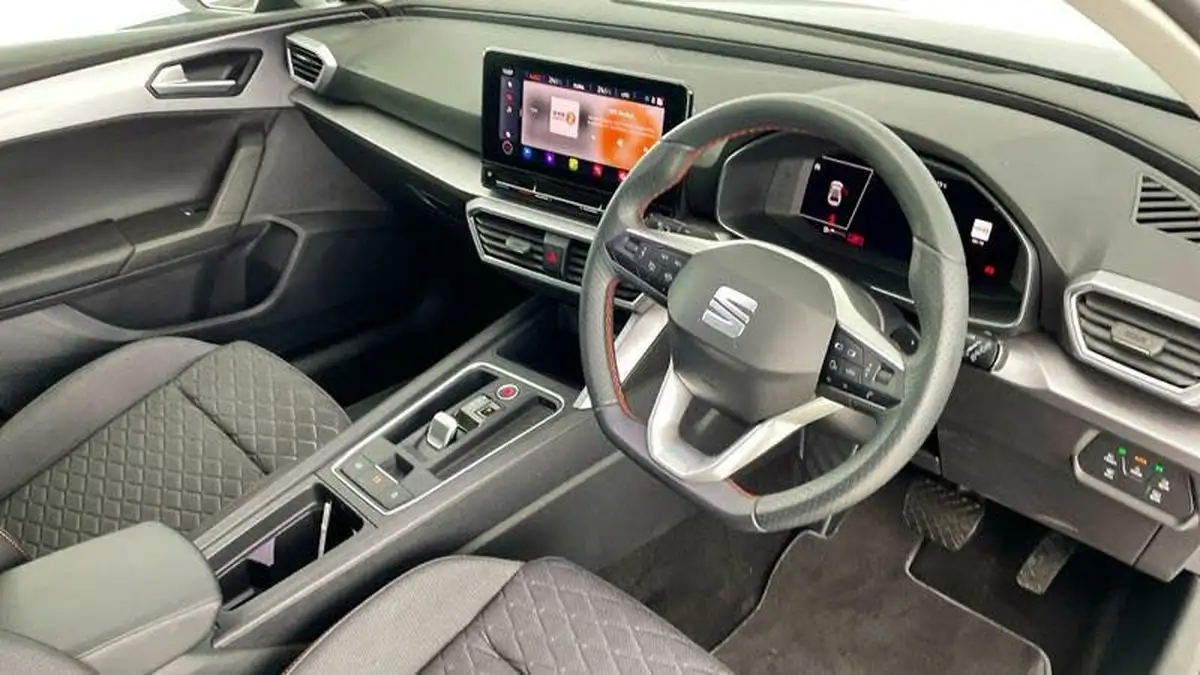 2024-seat-leon-big-5