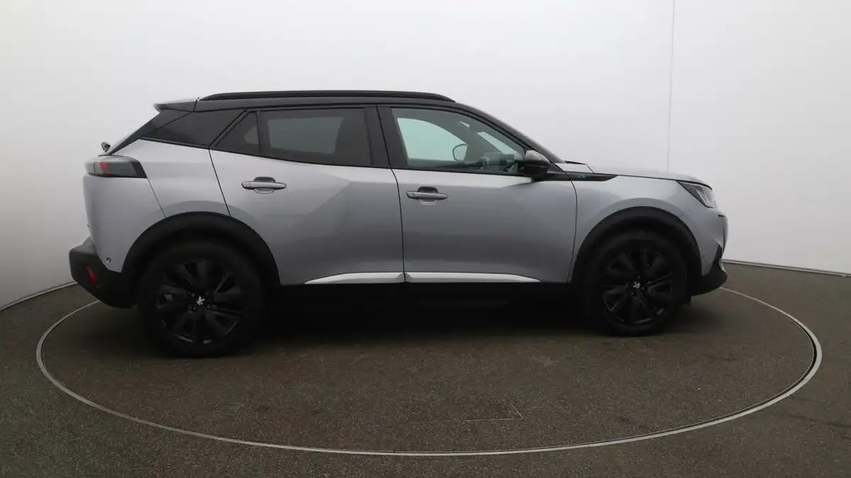 2021-peugeot-2008-suv-e-gt-premium-50kwh-big-8