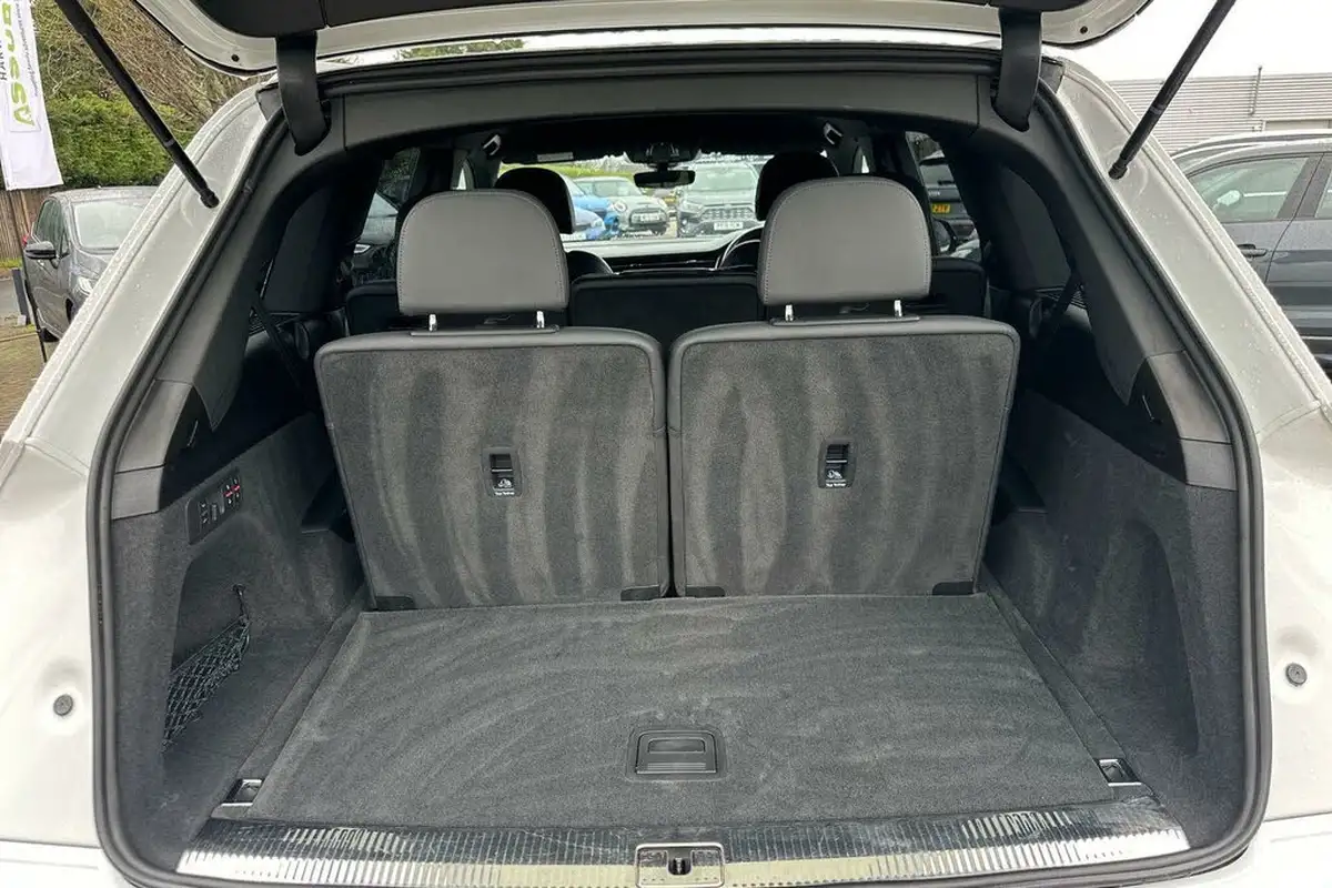 2022-audi-q7-30-55-tfsi-black-edition-big-24