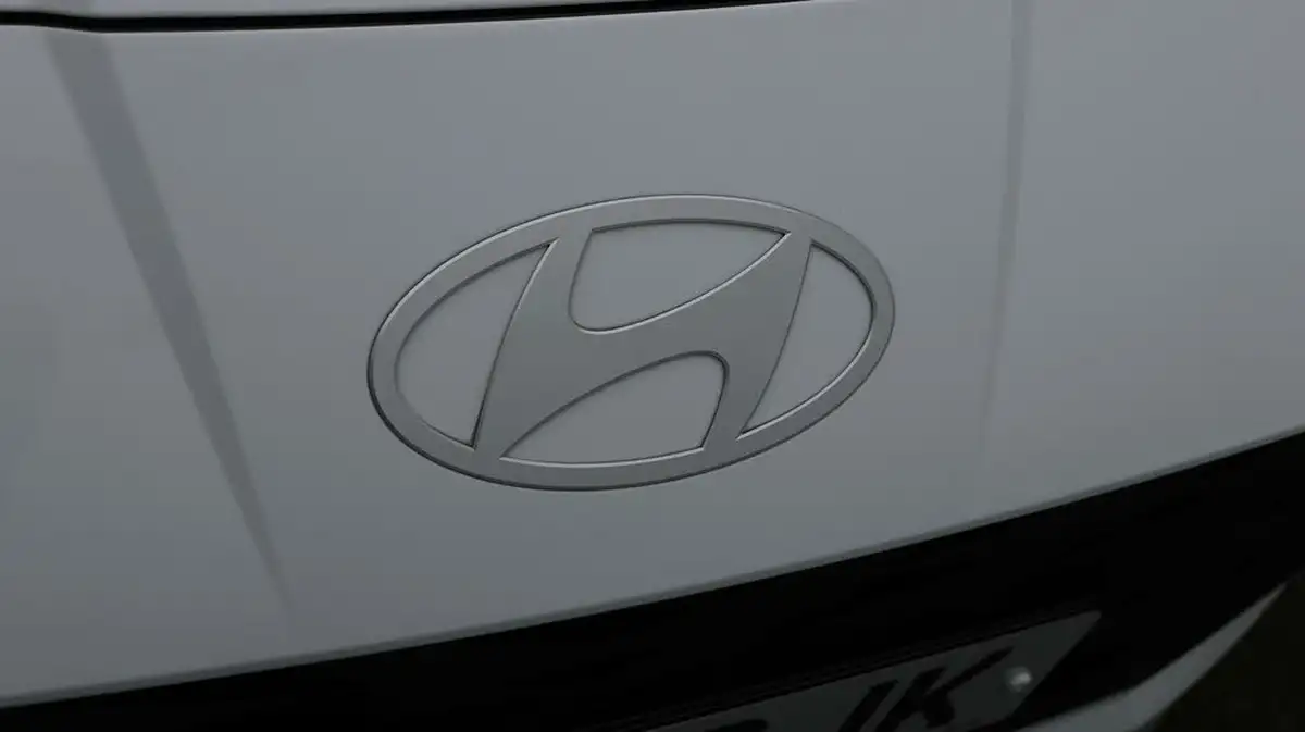 2024-hyundai-i20-10-t-gdi-advance-big-23