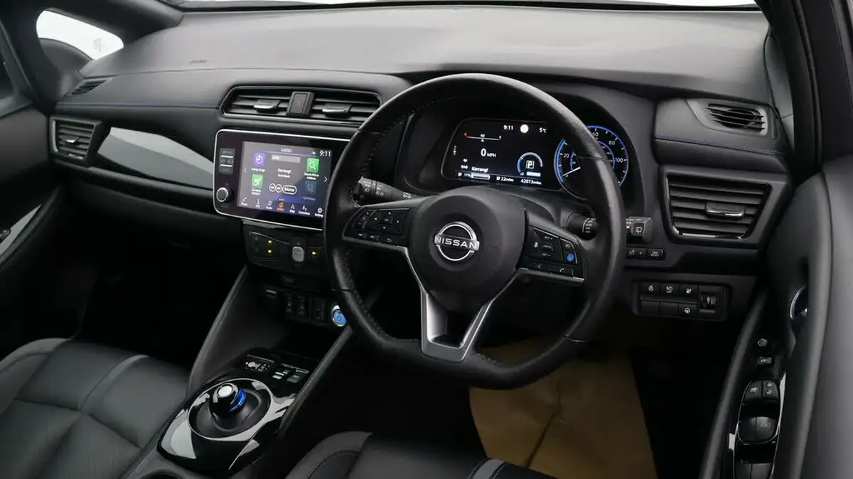 2022-nissan-leaf-e-e-tekna-59kwh-big-8