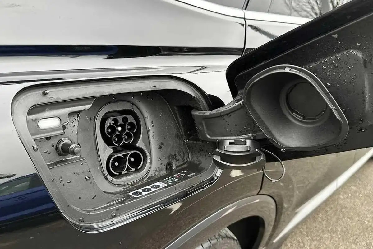 2024-audi-q4-e-tron-45e-s-line-sportback-auto-big-26