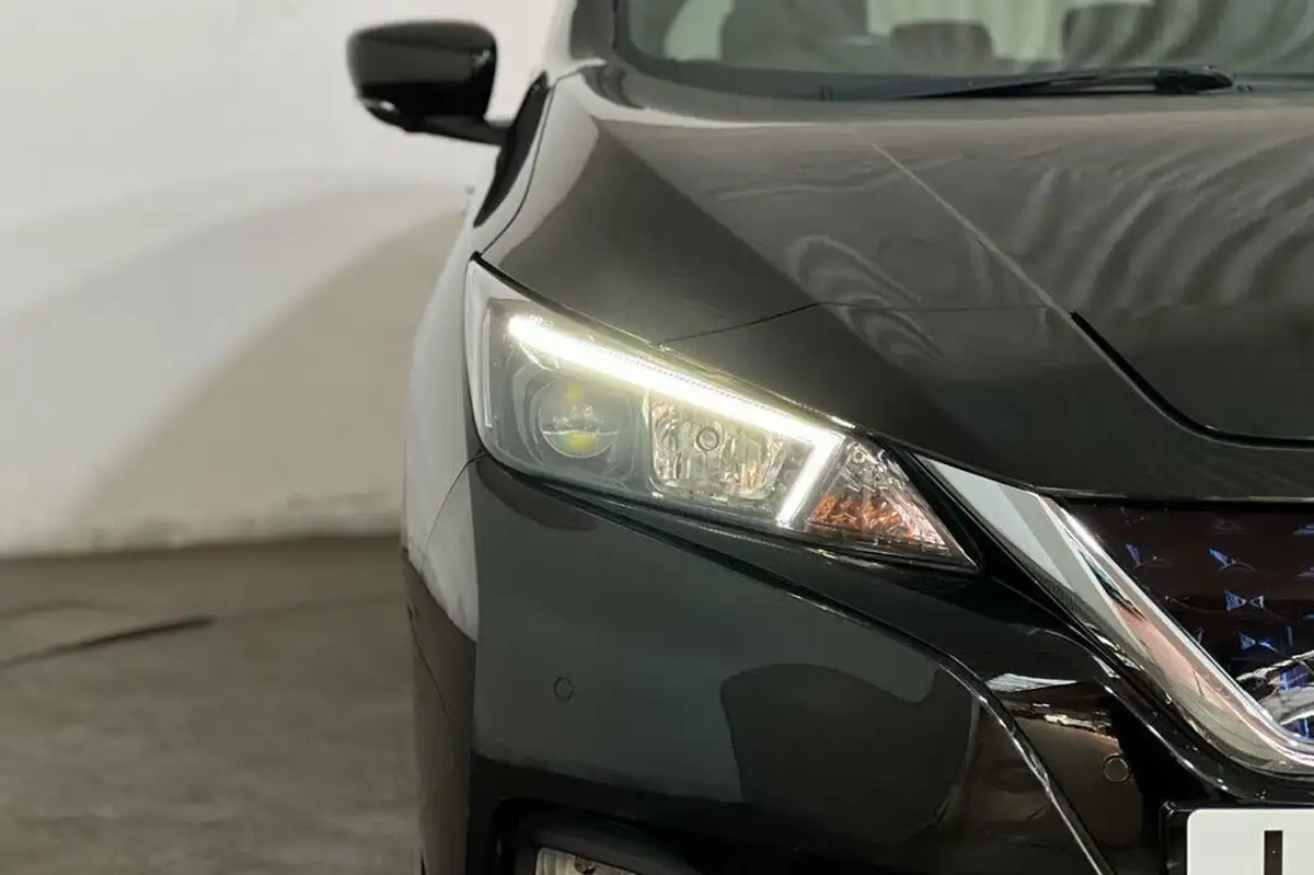 2021-nissan-leaf-e-e-n-connecta-big-15