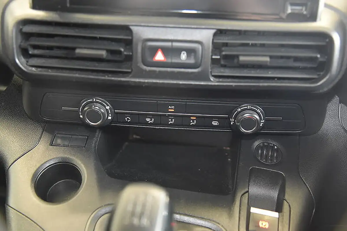 2021-citroen-berlingo-15bluehdi-1000-enterprise-100pseu6dt-e-ss-panel-big-19