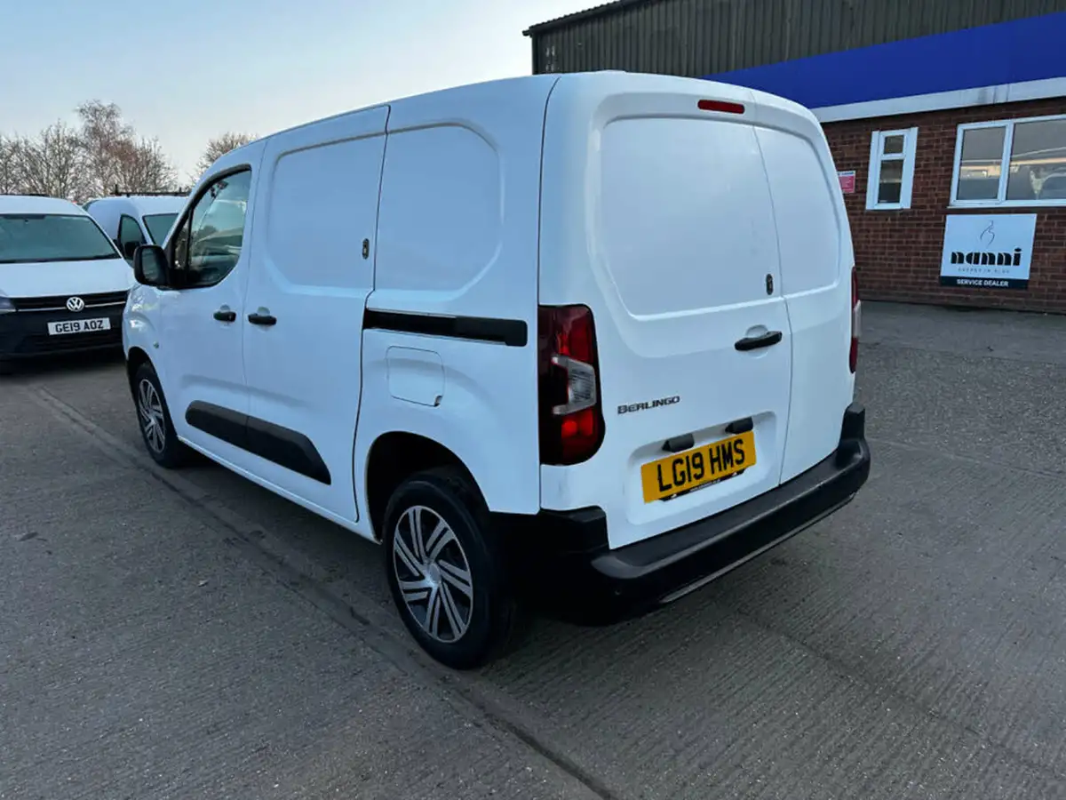2019-citroen-berlingo-15bluehdi-1000-enterprise-100pseu6dt-e-panel-big-7