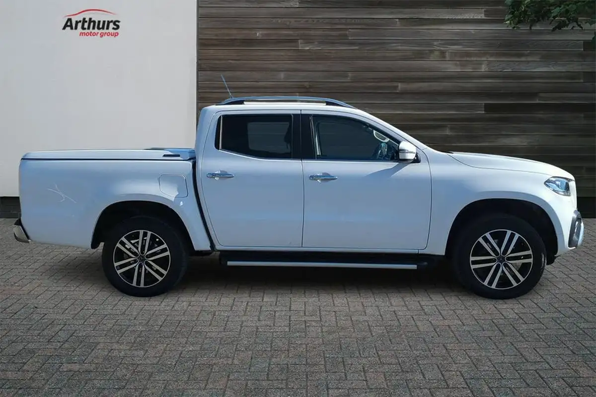 2019-mercedes-benz-x-class-23td-250-power-big-1